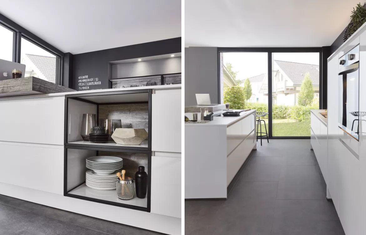 Einbauküche mit Demi-Element und einladender Insel