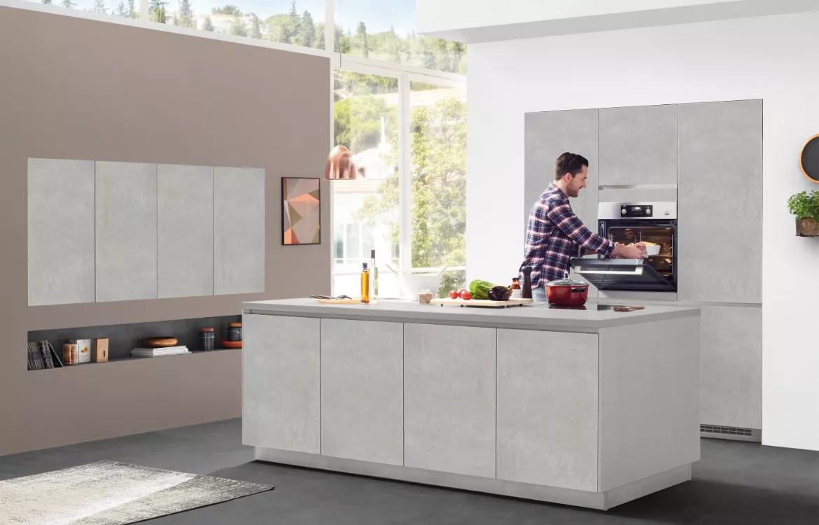 Kompromisslos edle Küche aus dem Programm Cemento
