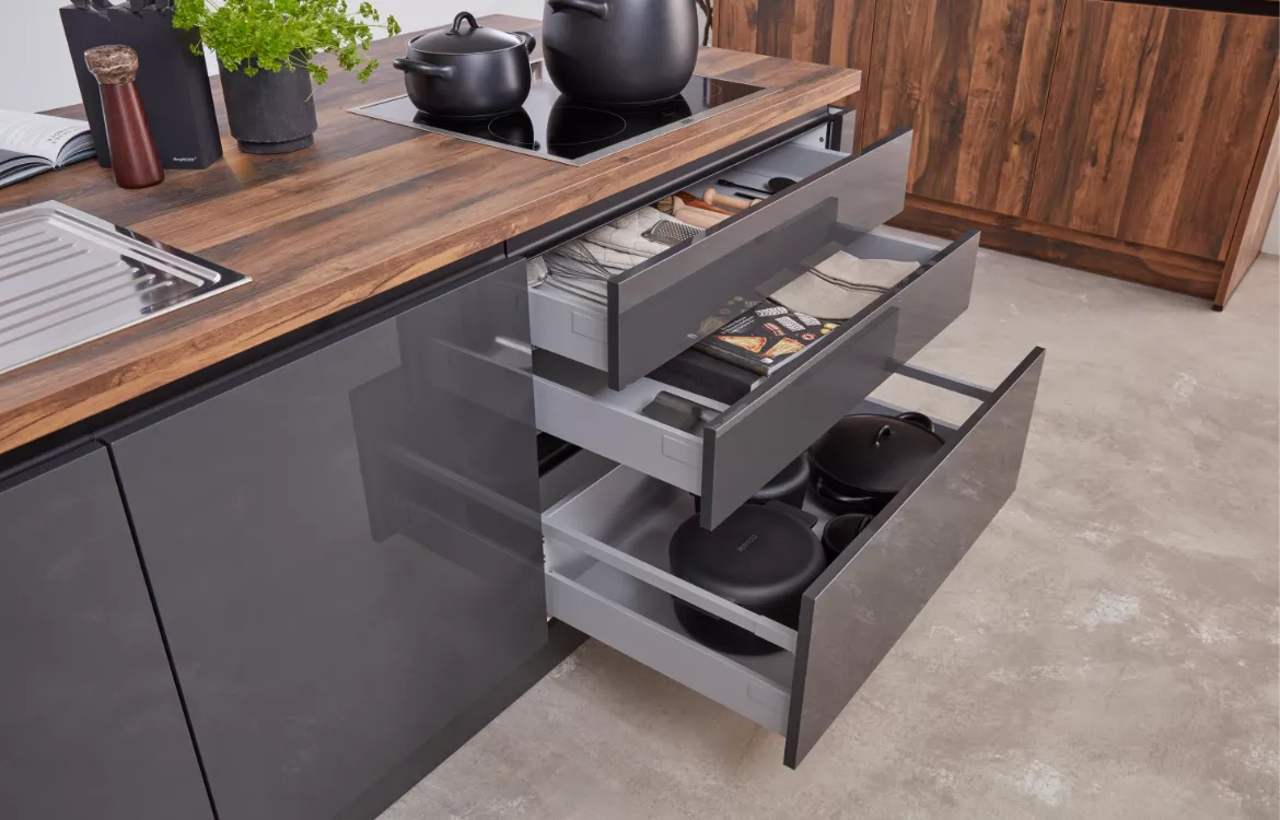 Kontraststark kombinierte WERT-KÜCHE