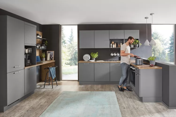 Moderne Einbauküche aus der Serie Aktuell