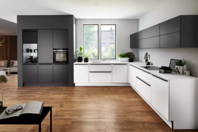 Interliving-Küche matt lackiert
